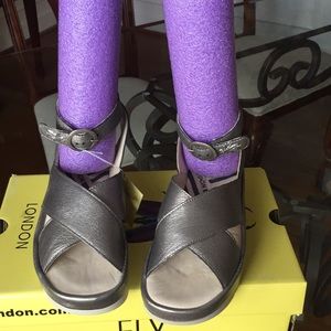 NWT FLY London leather sandals
